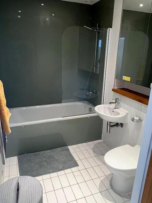 Stunning 2 Bed Flat! Centrally Located In London, Uk! ภายนอก รูปภาพ
