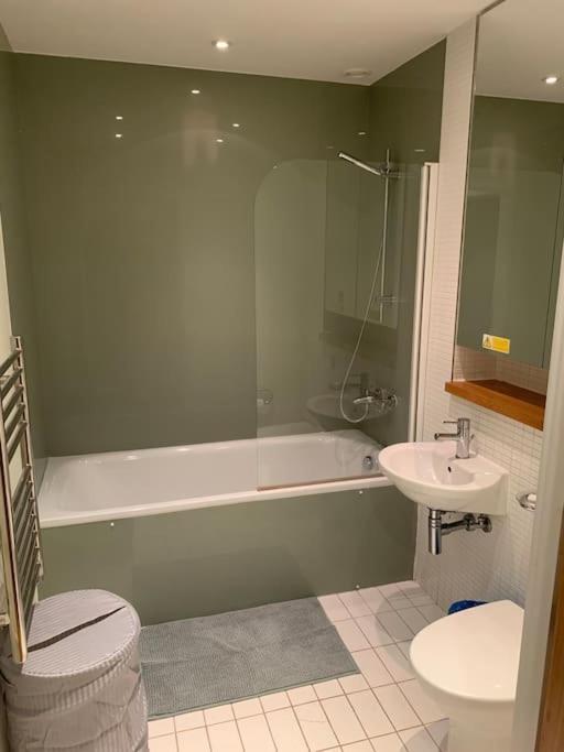 Stunning 2 Bed Flat! Centrally Located In London, Uk! ภายนอก รูปภาพ