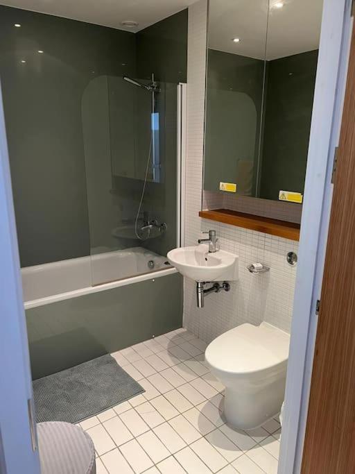 Stunning 2 Bed Flat! Centrally Located In London, Uk! ภายนอก รูปภาพ